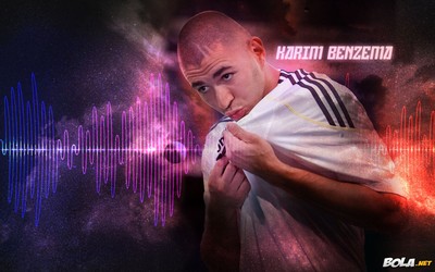 爱游戏热评-于帕梅卡诺这脚远射中柱