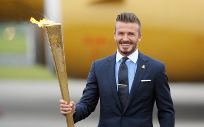 爱游戏热评-凯西这脚传球撕破五人防线