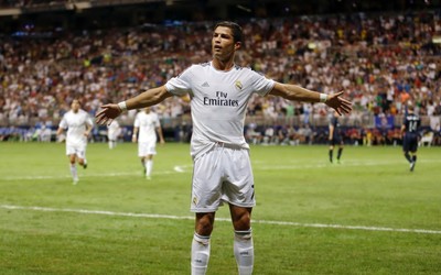 爱游戏独家-加比波蒂略挑球过人凌空抽射