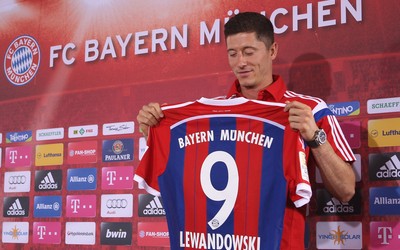 爱游戏讨论-诺伊尔社交媒体晒度假照引热议